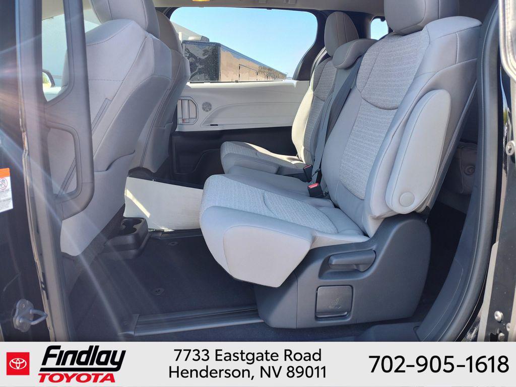 new 2026 Toyota Sienna car, priced at $43,478