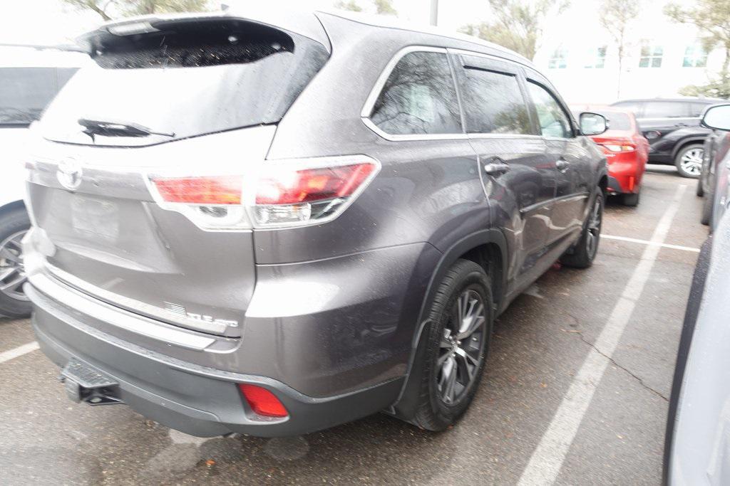 used 2016 Toyota Highlander car, priced at $19,288