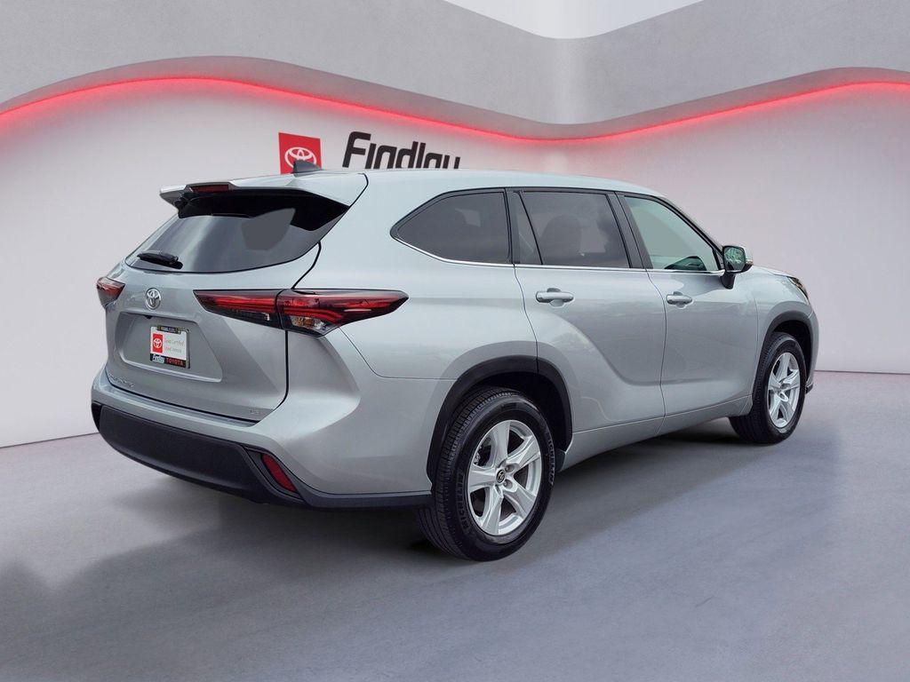 used 2025 Toyota Highlander car, priced at $42,988