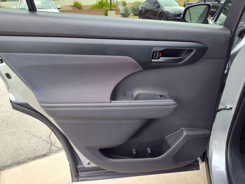 used 2025 Toyota Highlander car, priced at $42,988