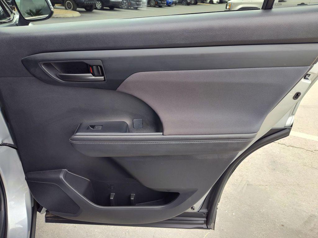 used 2025 Toyota Highlander car, priced at $42,988