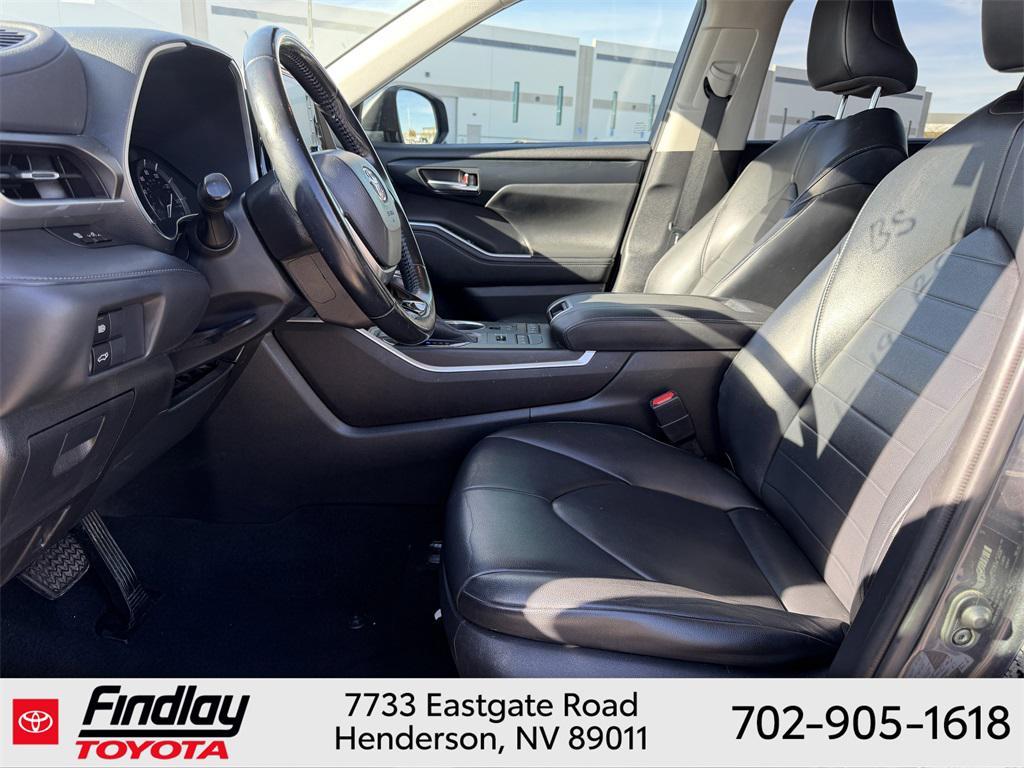 used 2020 Toyota Highlander car, priced at $25,888