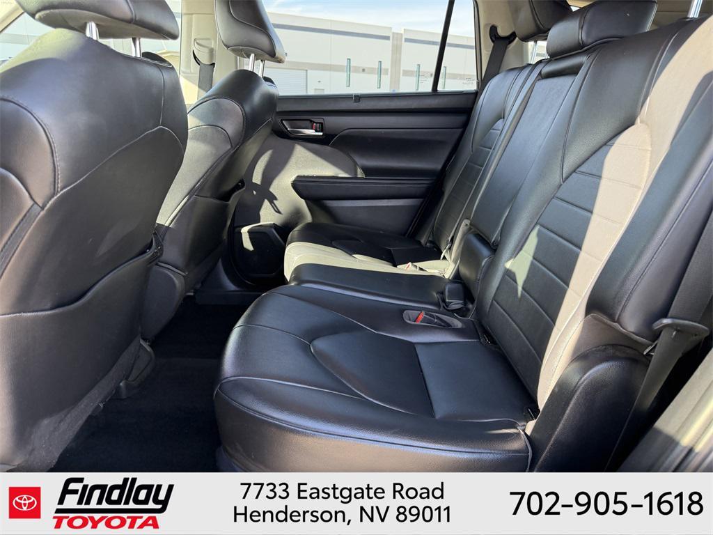 used 2020 Toyota Highlander car, priced at $25,888