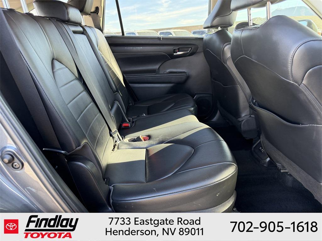 used 2020 Toyota Highlander car, priced at $25,888