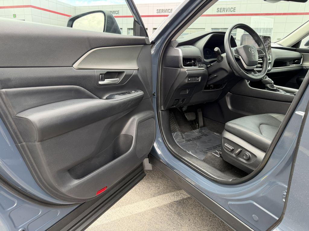 used 2025 Toyota Grand Highlander car, priced at $48,588