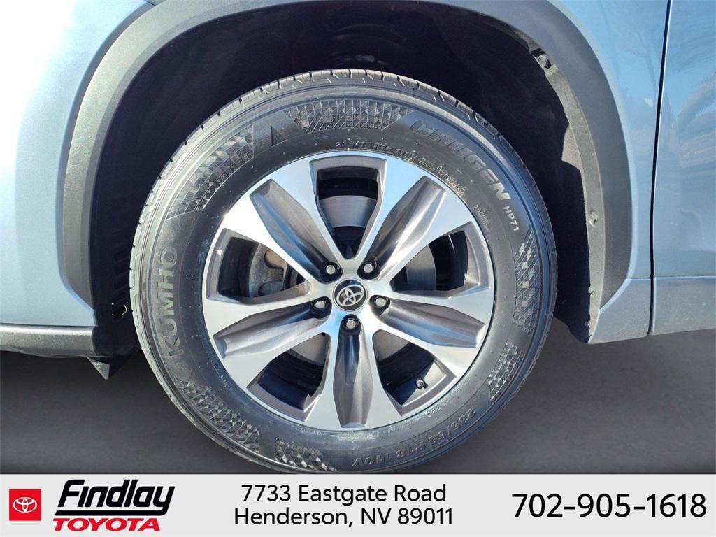 used 2023 Toyota Highlander car, priced at $34,988