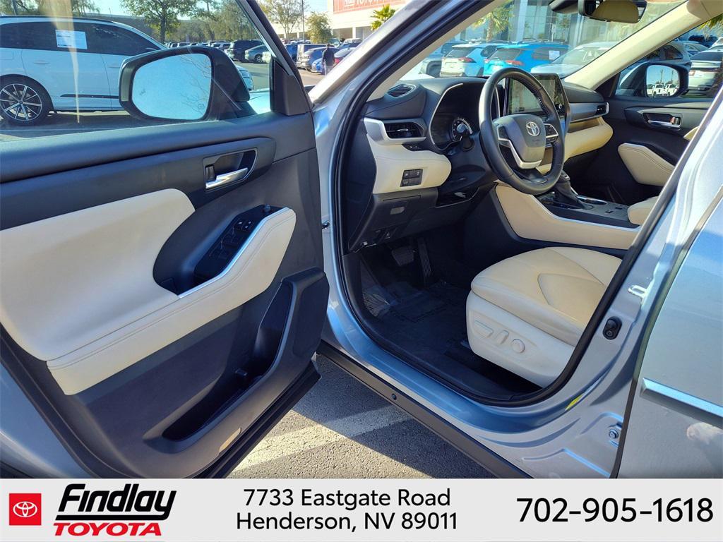 used 2023 Toyota Highlander car, priced at $34,988