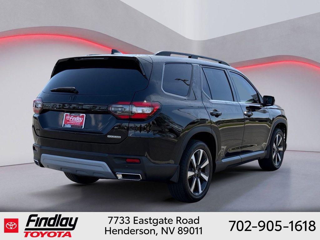 used 2025 Honda Pilot car, priced at $47,197