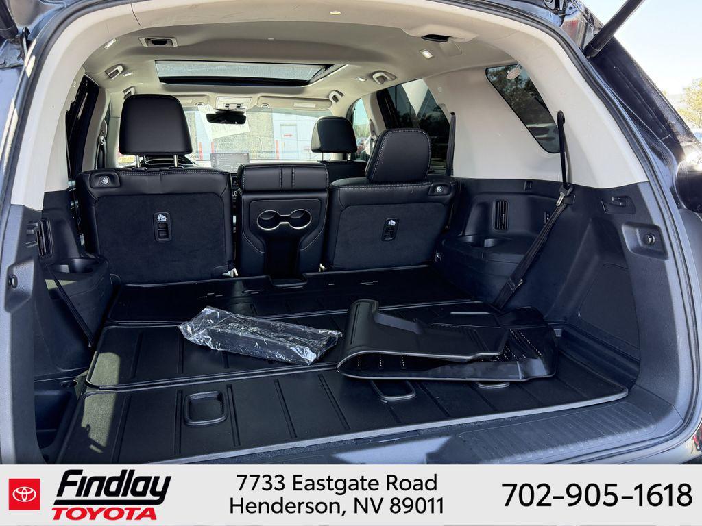 used 2025 Honda Pilot car, priced at $47,197