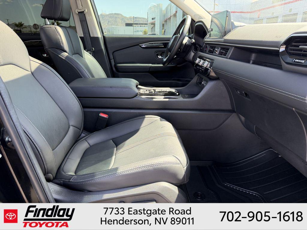 used 2025 Honda Pilot car, priced at $47,197