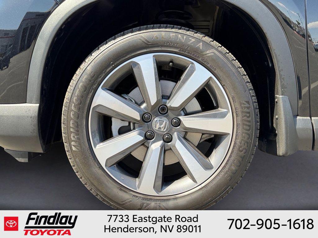 used 2025 Honda Pilot car, priced at $47,197