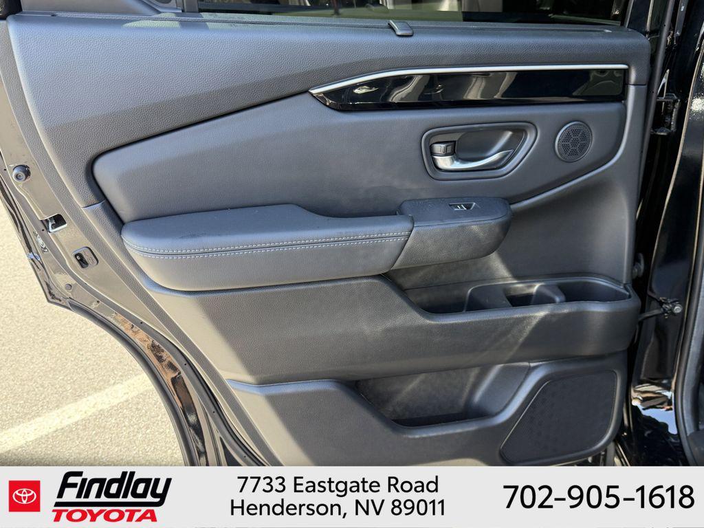 used 2025 Honda Pilot car, priced at $47,197
