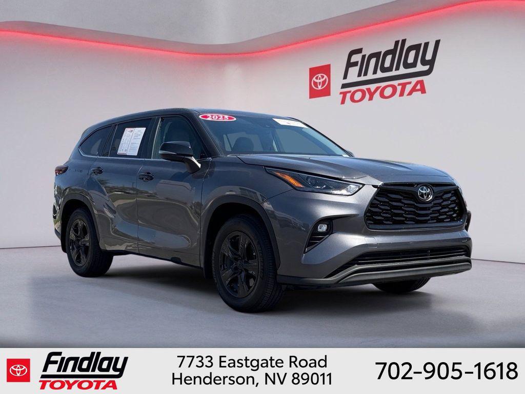 used 2025 Toyota Highlander car, priced at $41,487