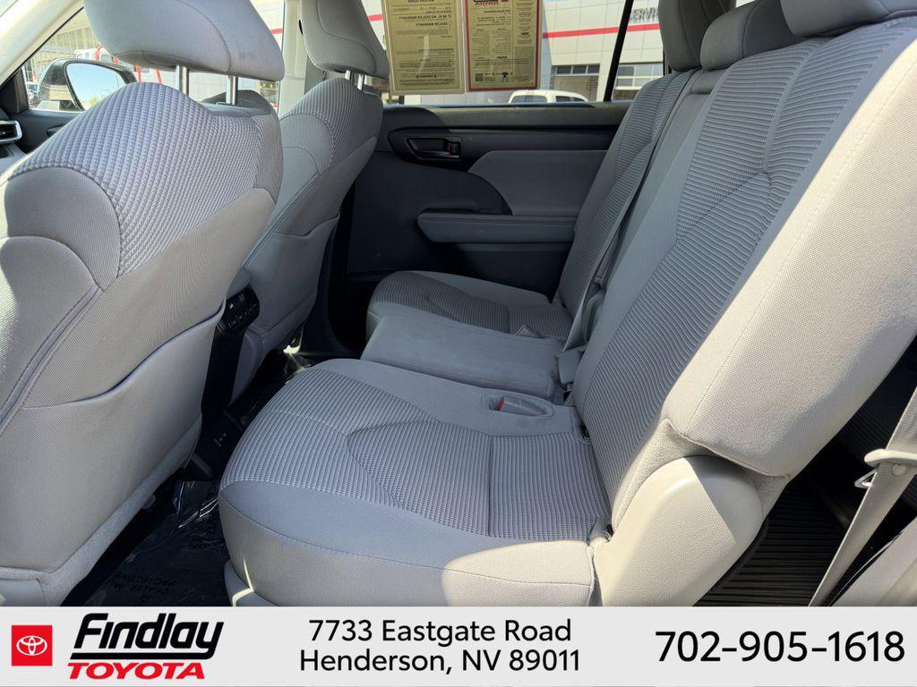 used 2025 Toyota Highlander car, priced at $41,487