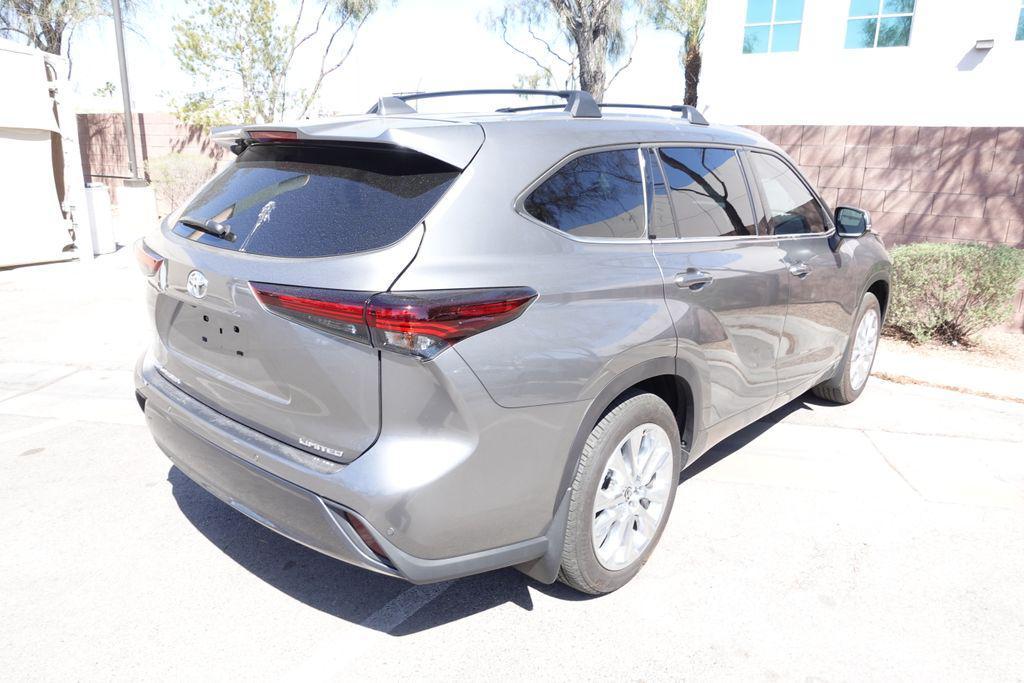 used 2025 Toyota Highlander car, priced at $48,986