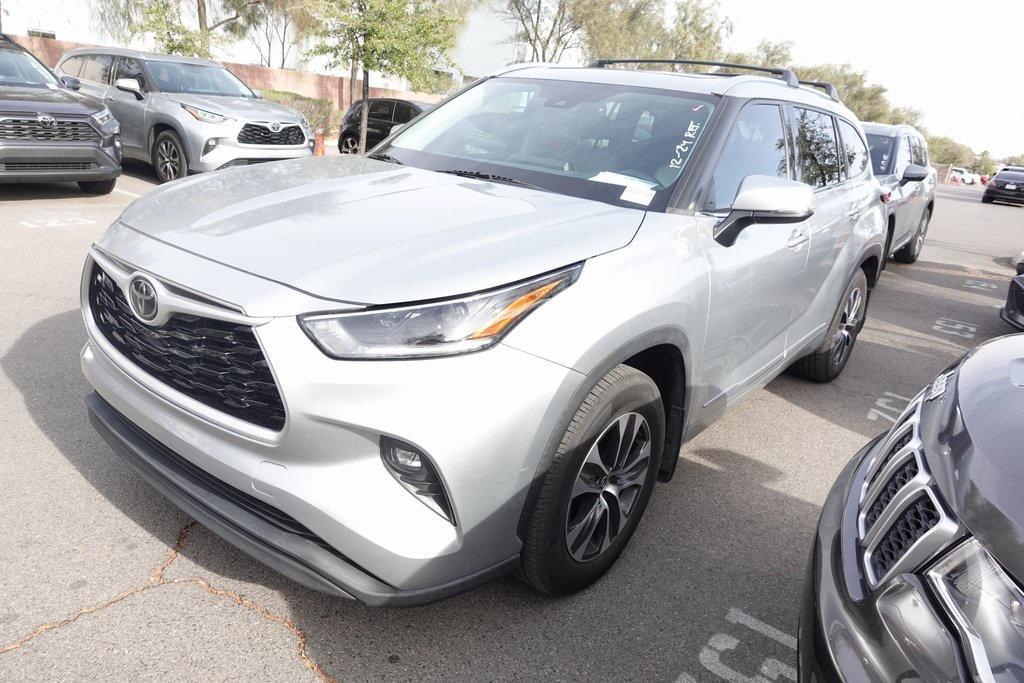 used 2021 Toyota Highlander car, priced at $26,288