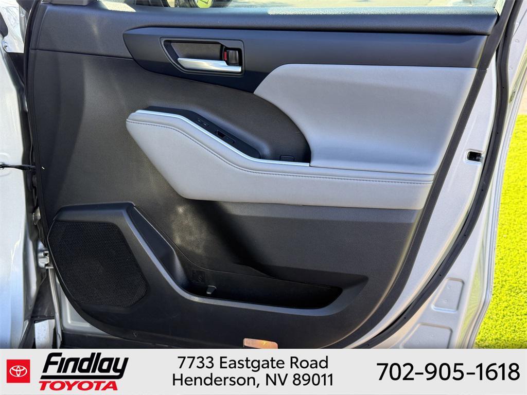 used 2021 Toyota Highlander car, priced at $25,788