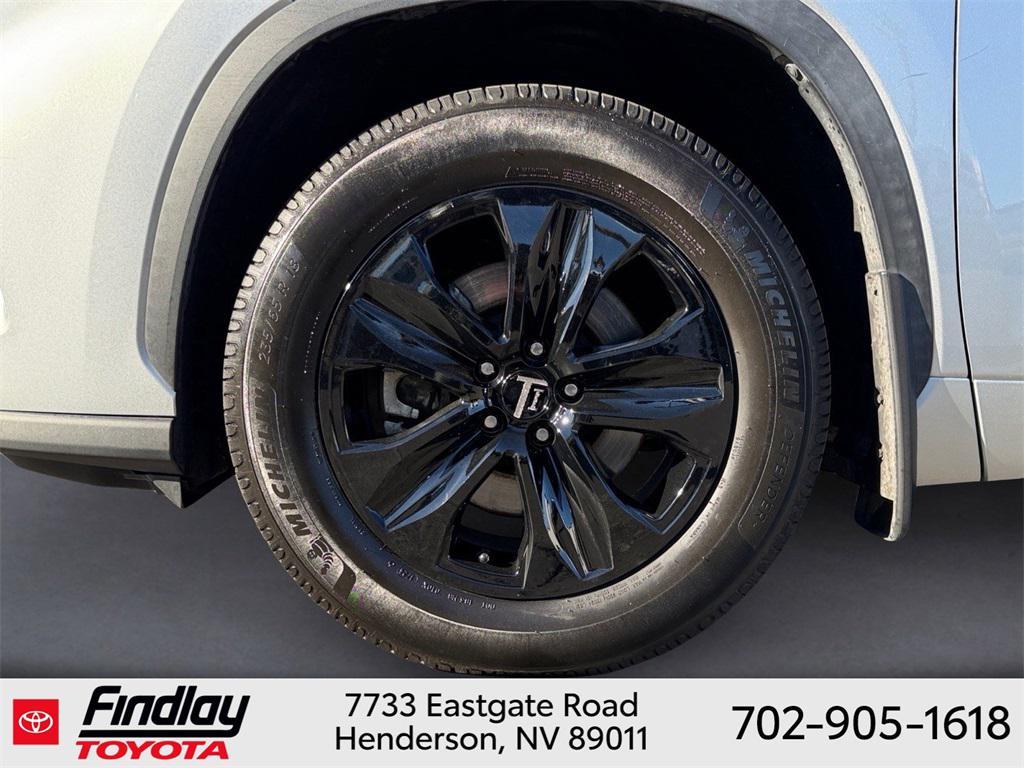used 2021 Toyota Highlander car, priced at $25,788