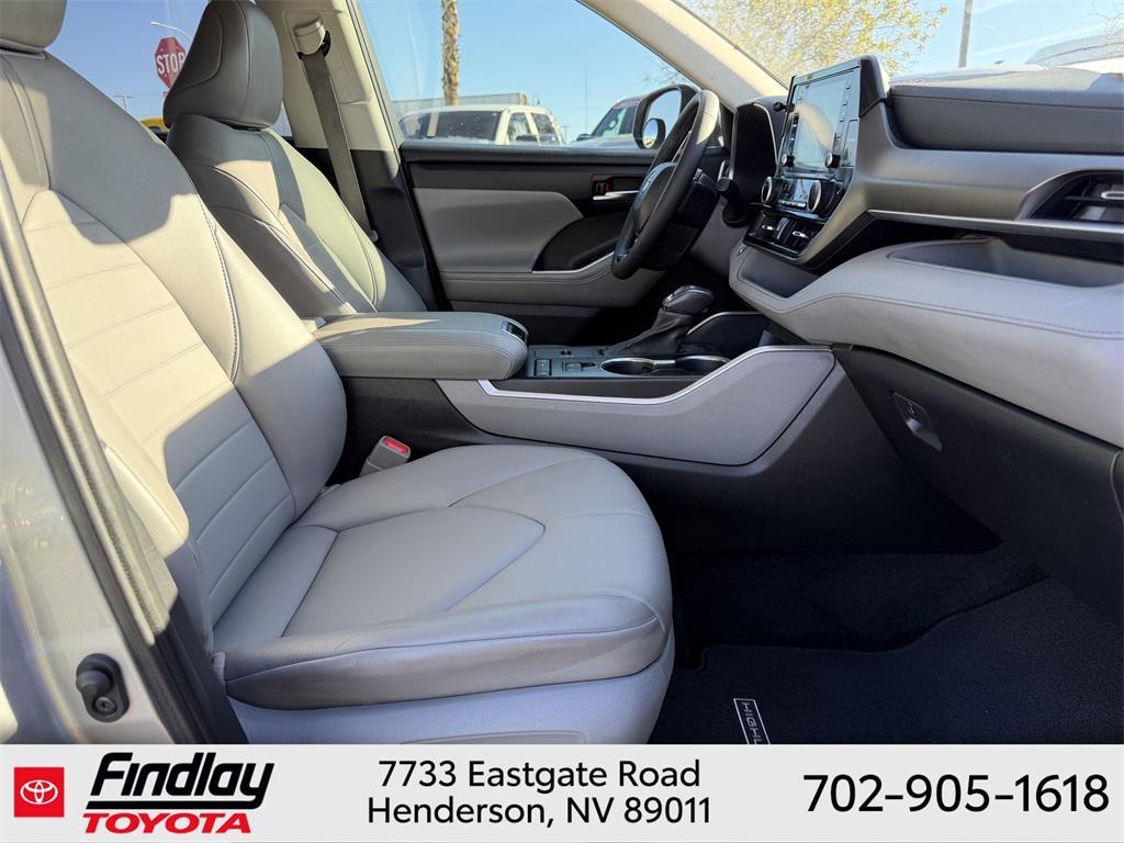 used 2021 Toyota Highlander car, priced at $25,788