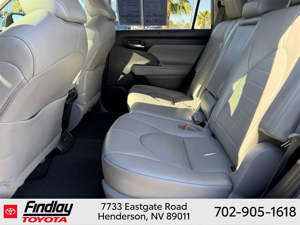 used 2021 Toyota Highlander car, priced at $25,788