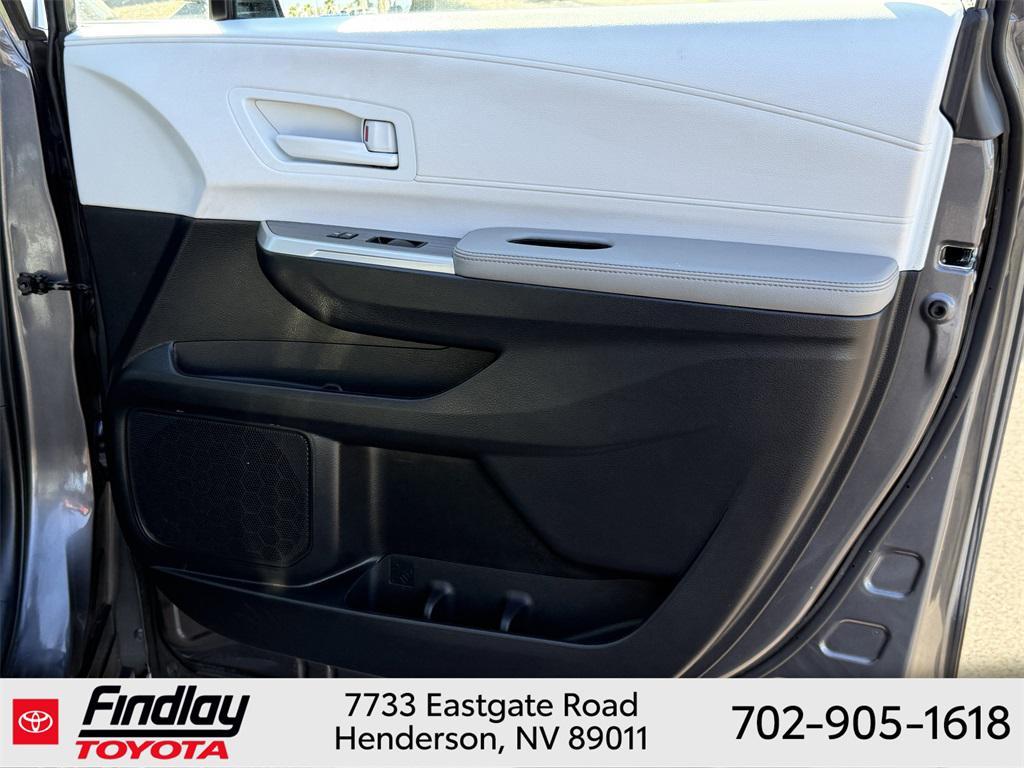 used 2025 Toyota Sienna car, priced at $41,988