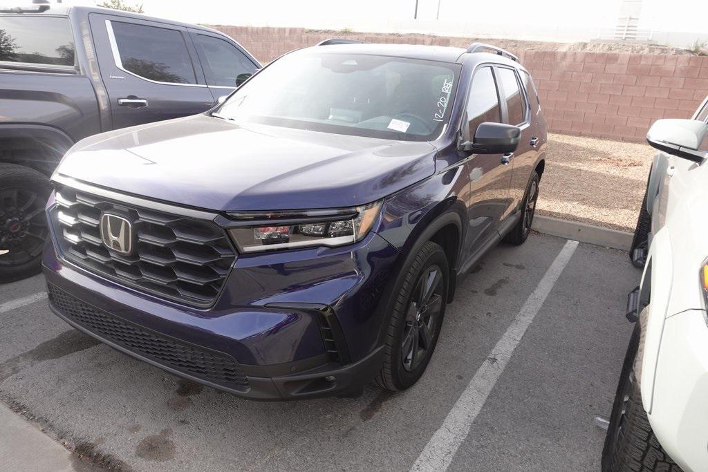 used 2025 Honda Pilot car, priced at $37,588