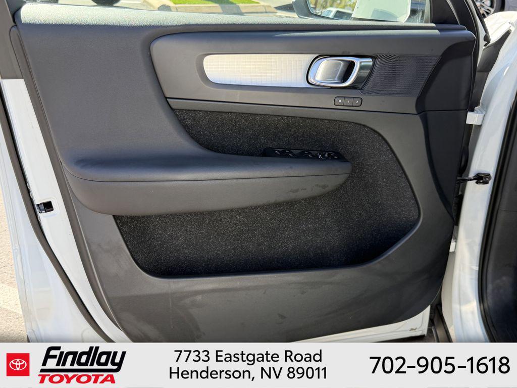 used 2019 Volvo XC40 car, priced at $21,988