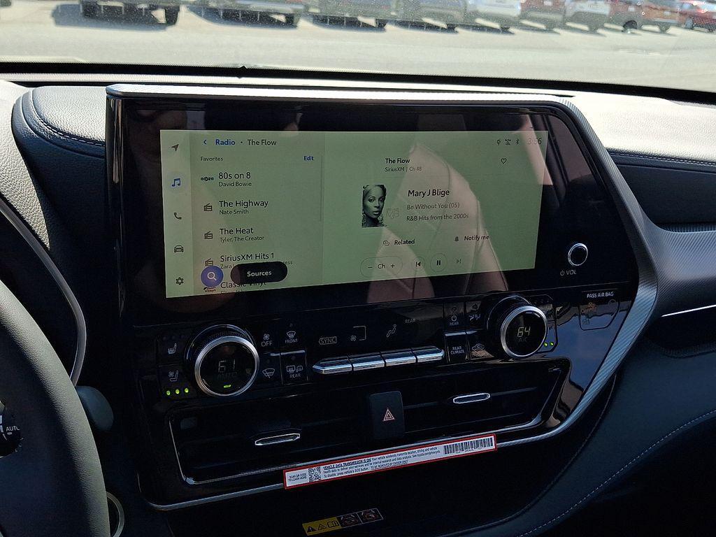 new 2026 Toyota Highlander Hybrid car, priced at $57,957