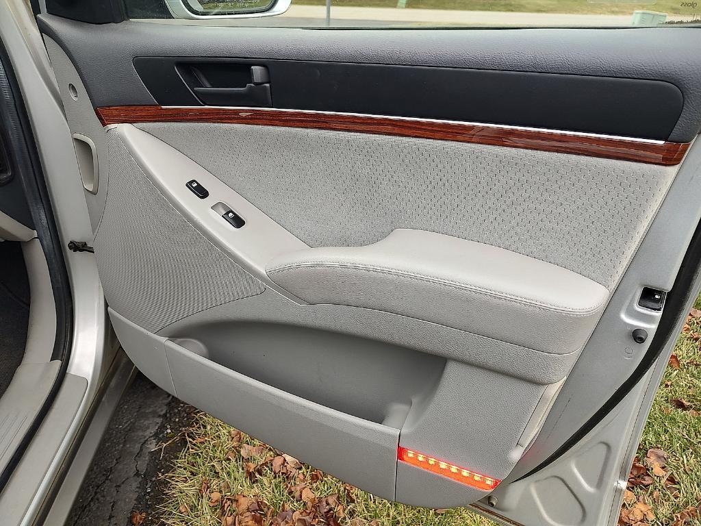 used 2008 Hyundai Veracruz car, priced at $4,045