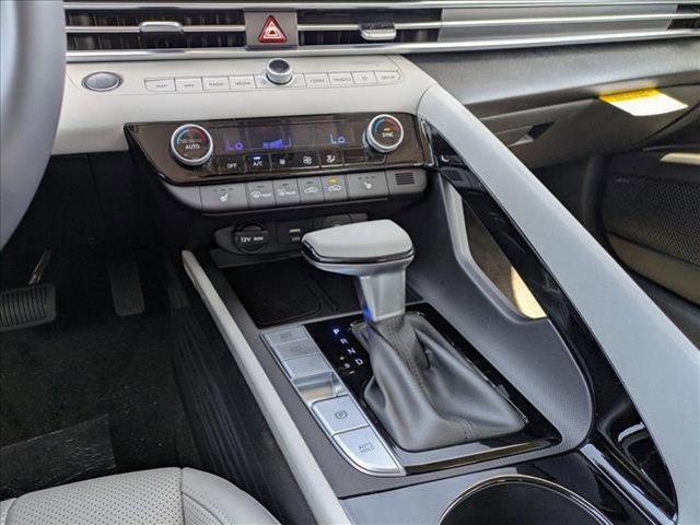 new 2025 Hyundai Elantra car, priced at $26,222