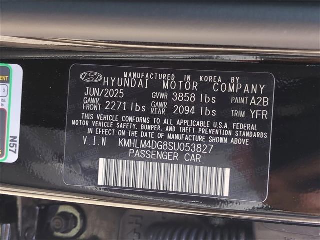 new 2025 Hyundai Elantra car, priced at $23,051