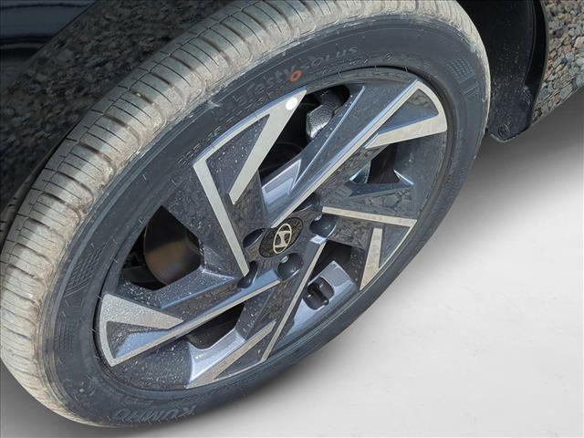 new 2025 Hyundai Elantra car, priced at $23,051