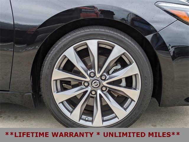 used 2021 Nissan Maxima car, priced at $22,452