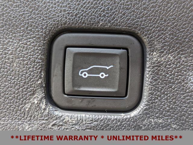 used 2024 GMC Acadia car, priced at $31,995