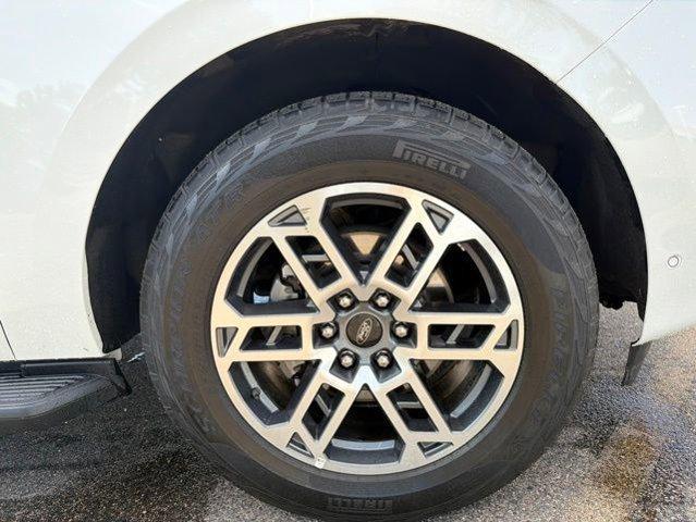 used 2025 Ford Expedition car, priced at $60,112