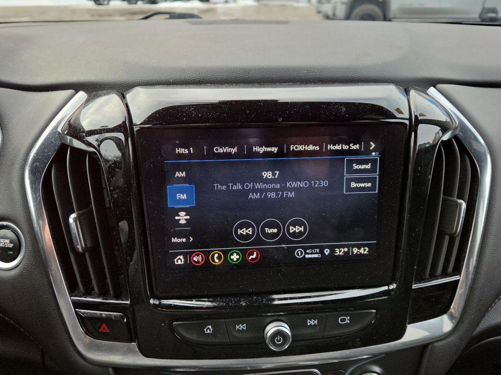 used 2023 Chevrolet Traverse car, priced at $28,900