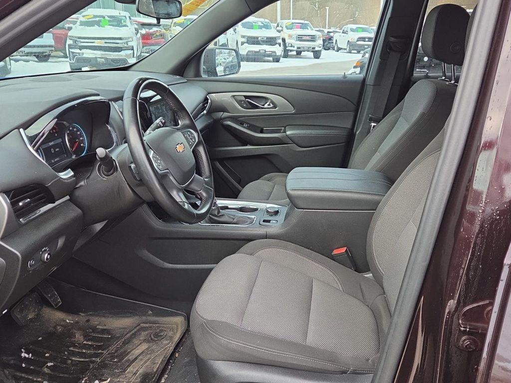 used 2023 Chevrolet Traverse car, priced at $28,900