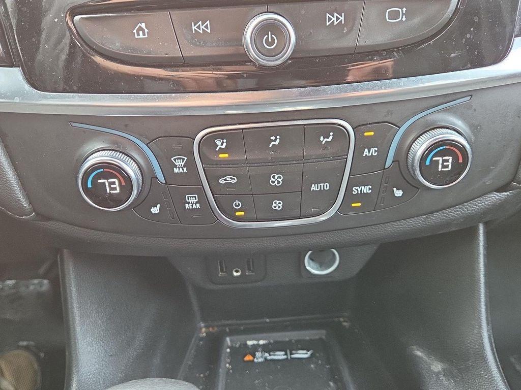 used 2023 Chevrolet Traverse car, priced at $28,900