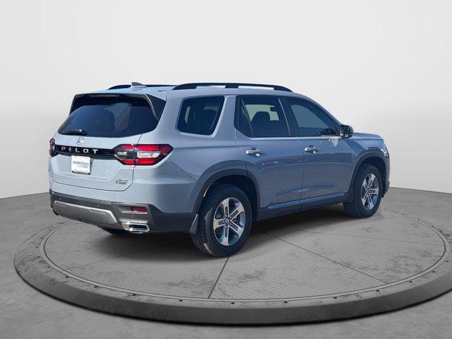 new 2026 Honda Pilot car, priced at $44,658