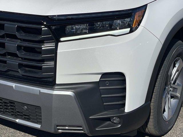 new 2026 Honda Pilot car, priced at $44,658