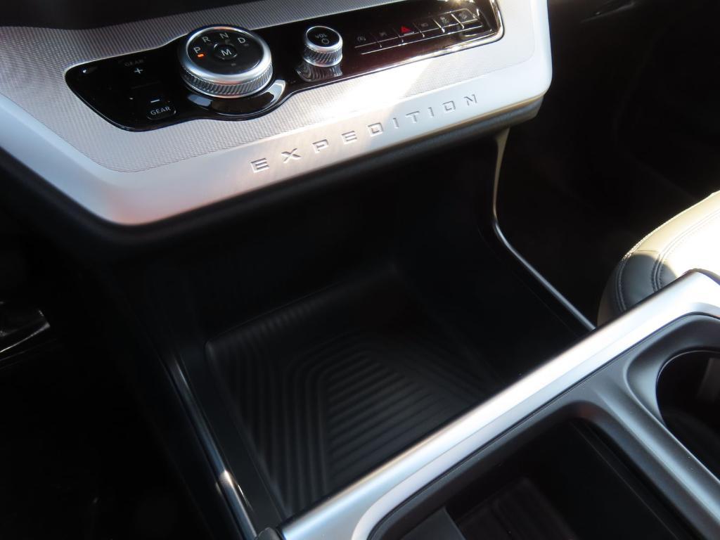 new 2026 Ford Expedition Max car, priced at $71,065