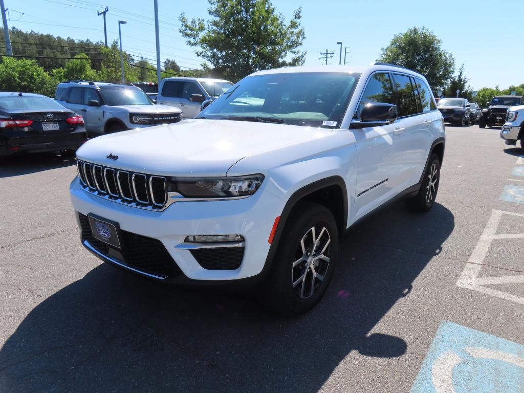 used 2025 Jeep Grand Cherokee car, priced at $38,000