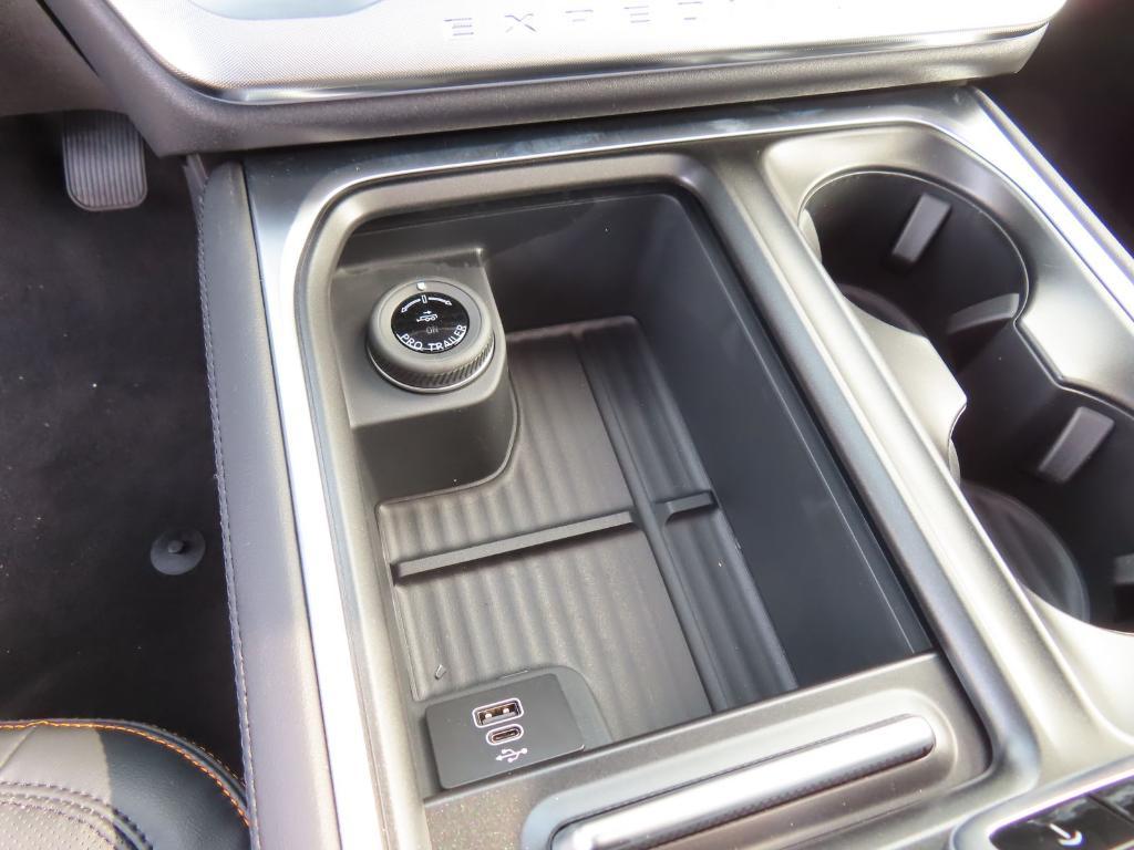 new 2026 Ford Expedition car, priced at $78,336