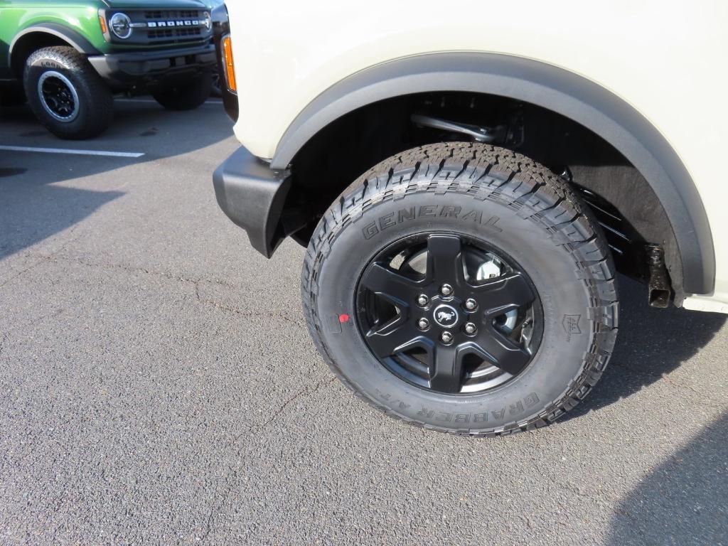 new 2025 Ford Bronco car, priced at $45,470