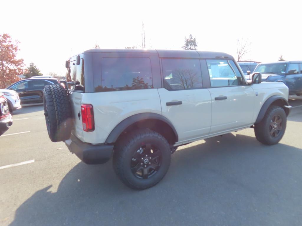 new 2025 Ford Bronco car, priced at $45,470