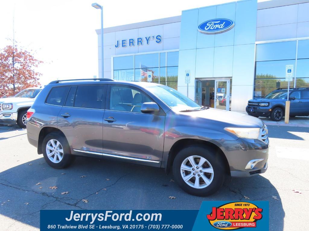 used 2013 Toyota Highlander car, priced at $7,800