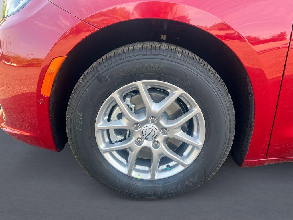 new 2026 Chrysler Pacifica car, priced at $44,657