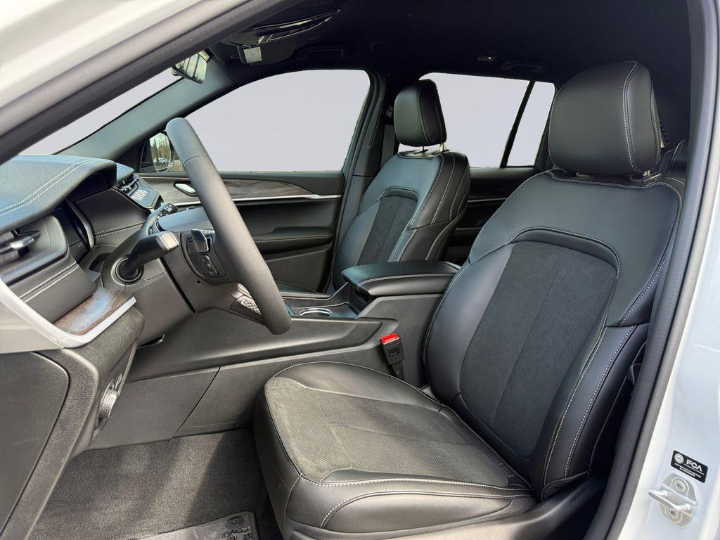 new 2026 Jeep Grand Cherokee car, priced at $46,350