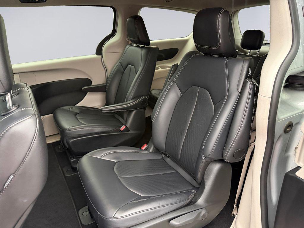 used 2024 Chrysler Pacifica Hybrid car, priced at $27,487