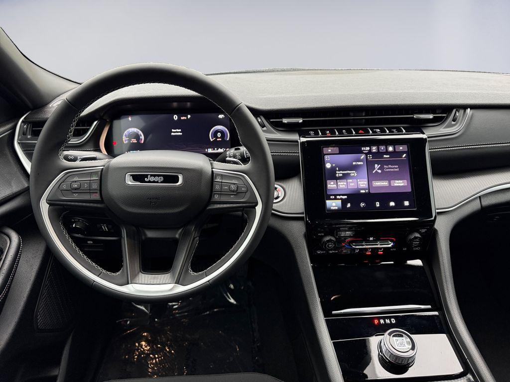 new 2025 Jeep Grand Cherokee L car, priced at $39,282